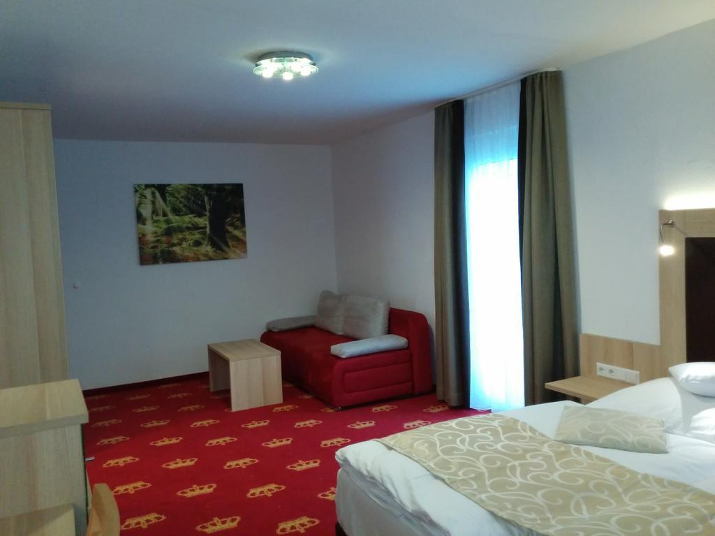 Wellness Hotel Garni Krone ไบเออร์สบรอนน์ ภายนอก รูปภาพ