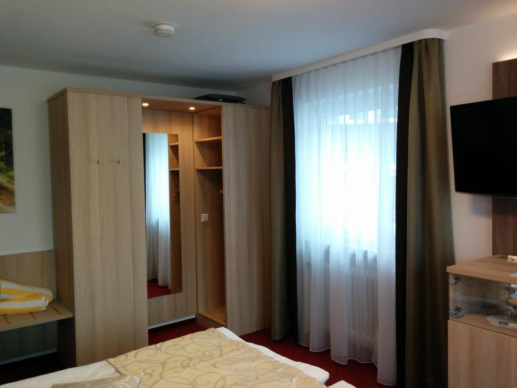 Wellness Hotel Garni Krone ไบเออร์สบรอนน์ ภายนอก รูปภาพ
