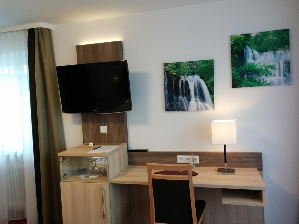 Wellness Hotel Garni Krone ไบเออร์สบรอนน์ ภายนอก รูปภาพ
