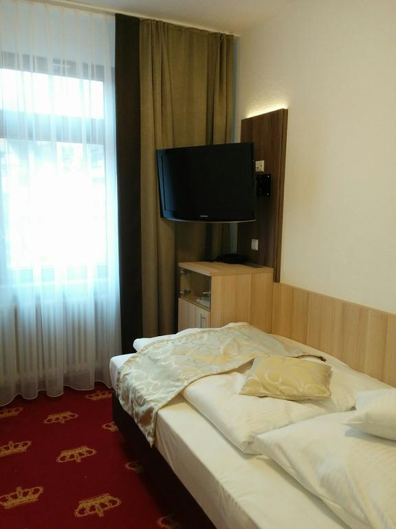 Wellness Hotel Garni Krone ไบเออร์สบรอนน์ ภายนอก รูปภาพ